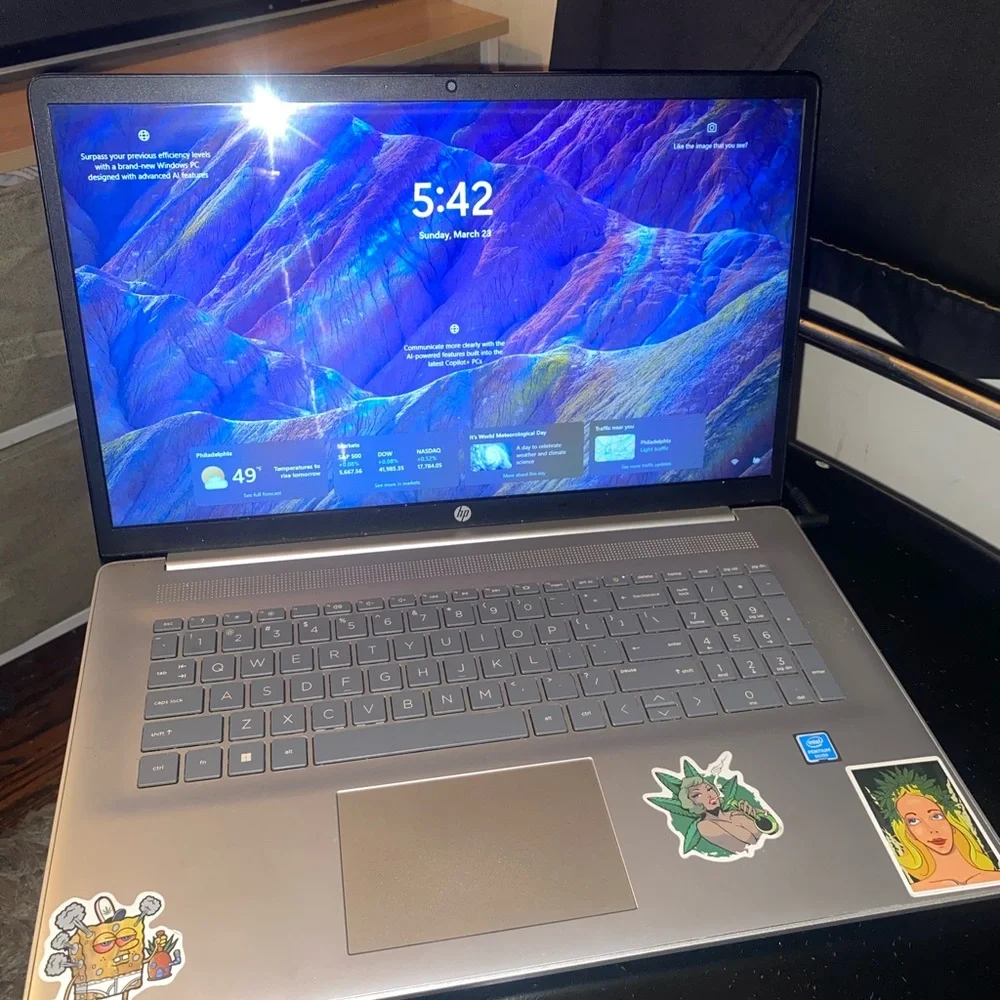 HP Silver Laptop 17.5 intel touchscreen
